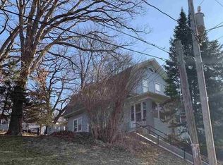 220 Walnut St, Savanna, IL 61074