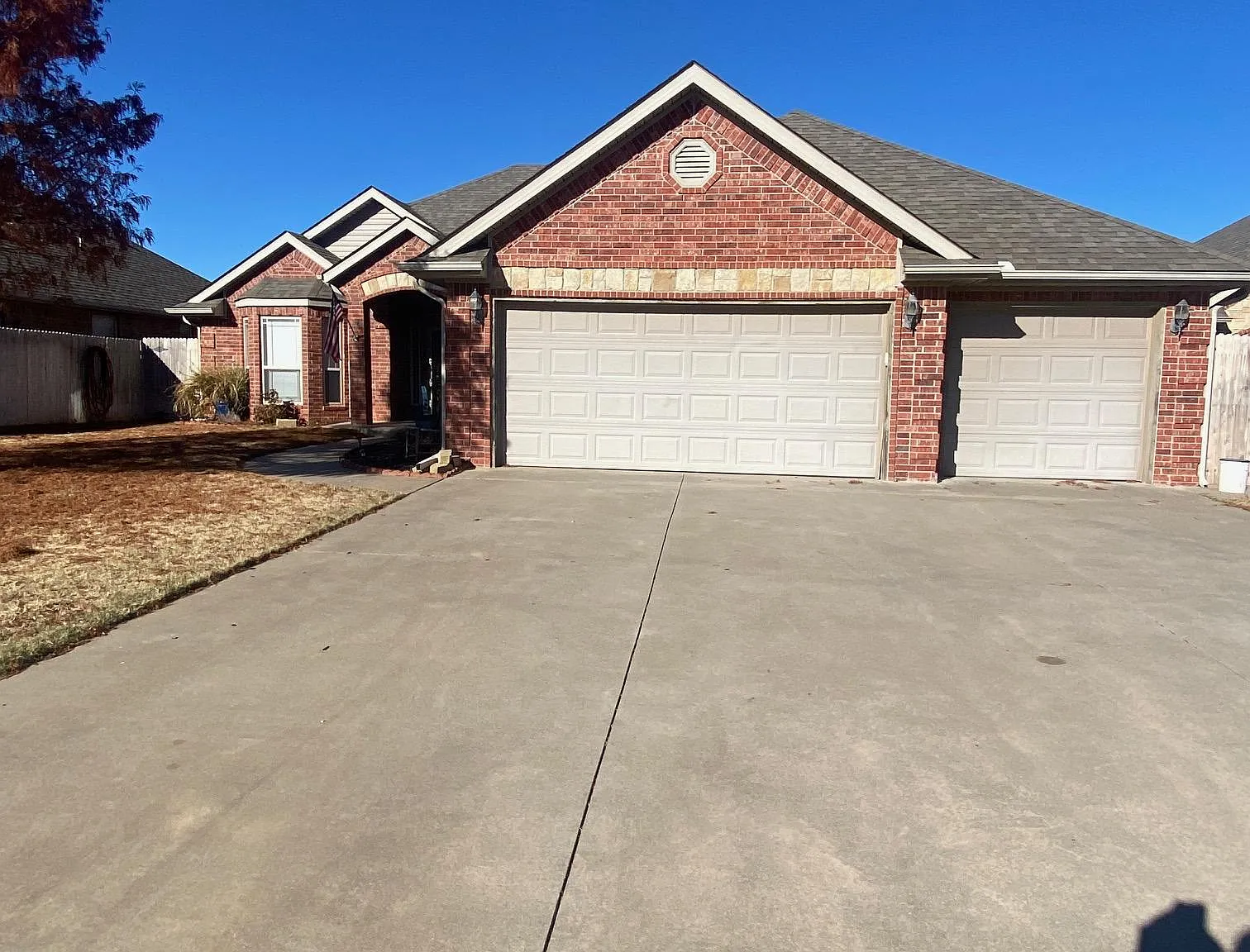 3 bed, 1978 sqft, $1,850 — Photo 1