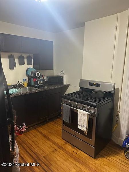 4th image of 331 1st St