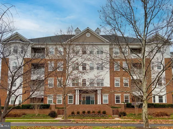 413 King Farm Blvd APT 403, Rockville, MD 20850