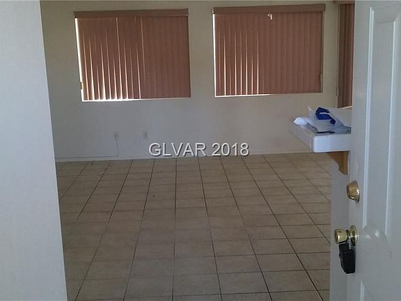 2nd image of 325 Casa Del Norte Dr