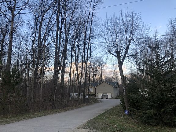 5th image of 687 Green Creek Ln