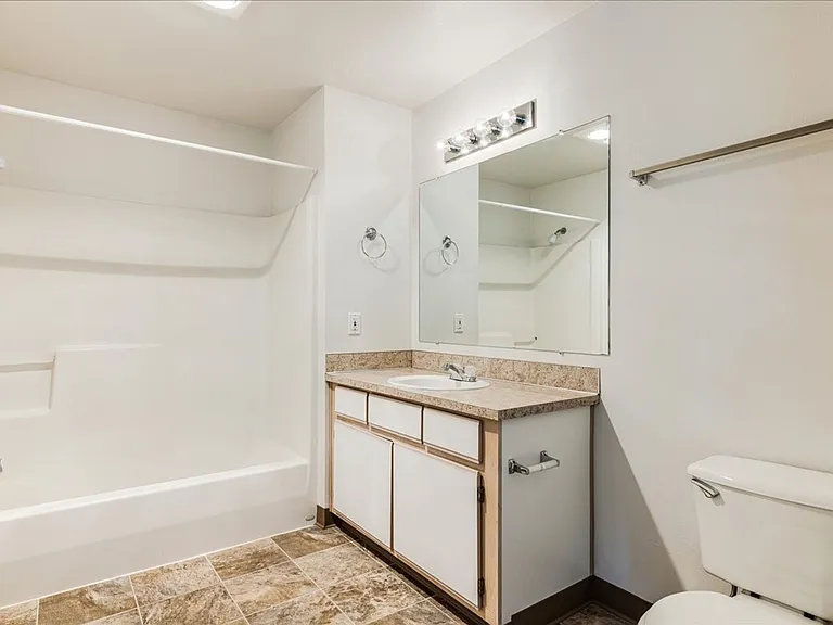 1813 Drexler Ln NE — Photo 9