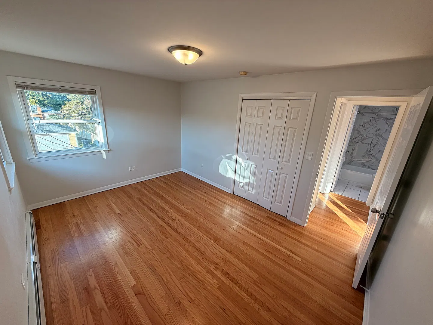 2 bed, 900 sqft, $2,099 — Photo 3