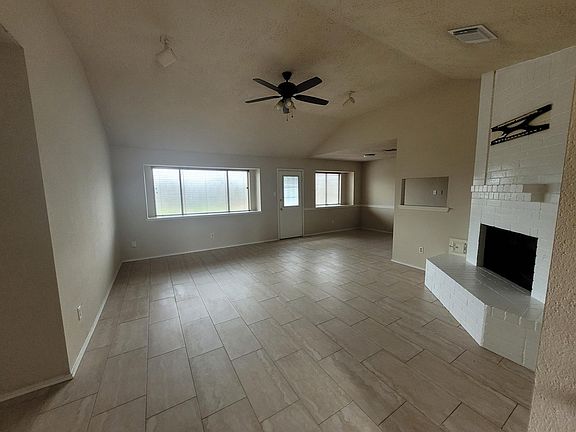 2nd image of 1113 Canyon Springs Dr