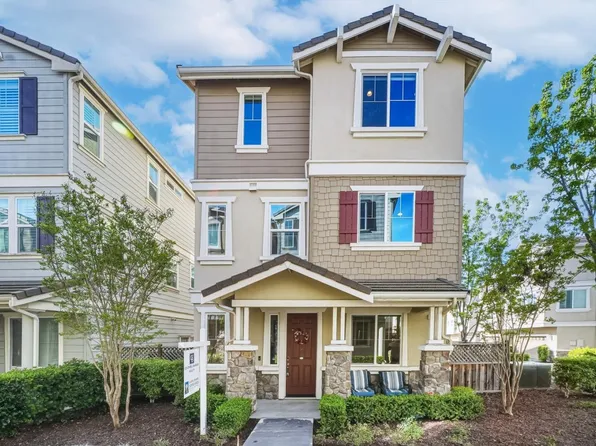 7026 N Mariposa Ln, Dublin, CA 94568