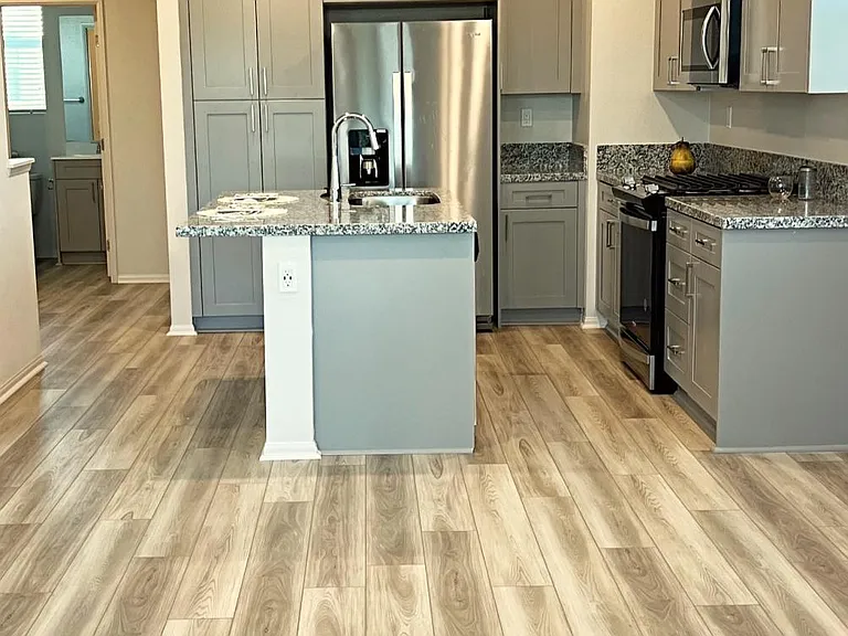 298 Lockhart Way — Photo 2