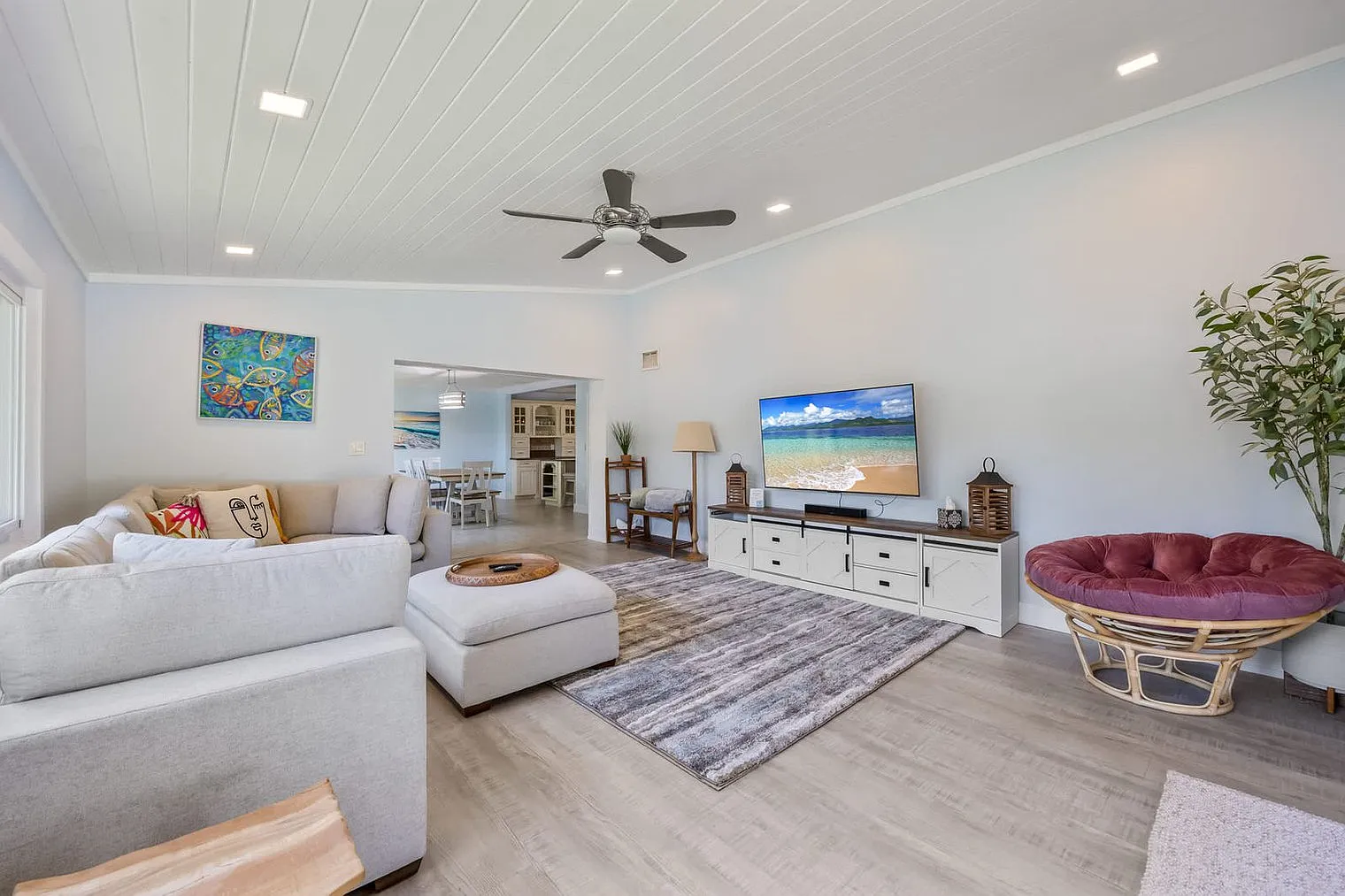 4 bed, 2.0 bath, 2012 sqft, $8,668 — Photo 3