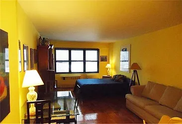 Rented by R New York