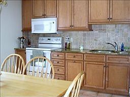 5th image of 7 Phillips Ct