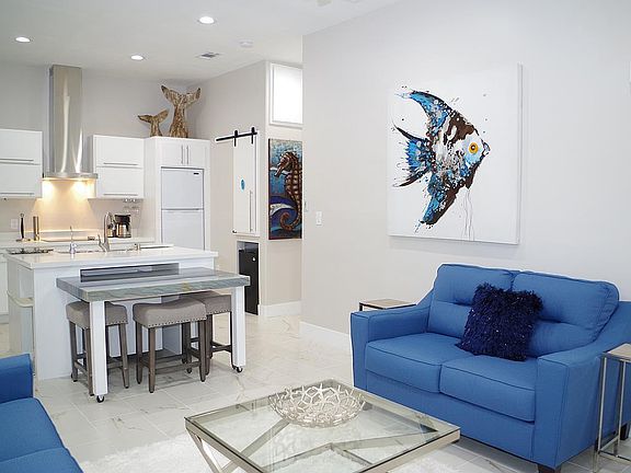 2nd image of 103 E Gardenia St #12