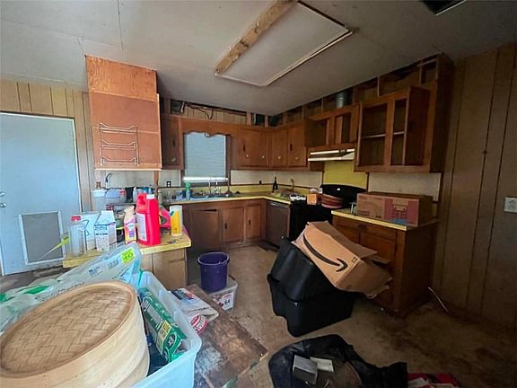 3rd image of 520 Denny Rd