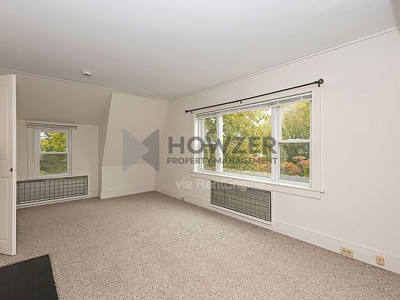 5th image of 212 Sandwich St APT 7