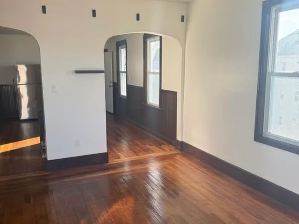 130 Church St #3, New Bedford, MA 02746