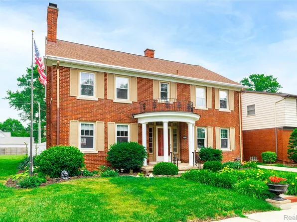 120 Superior Blvd, Wyandotte, MI 48192