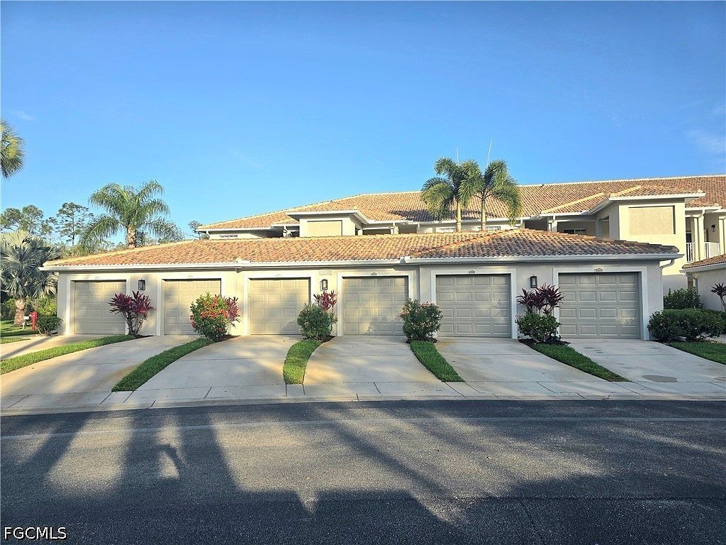 19400 Cromwell Ct APT 201