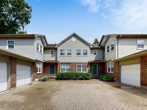 250 Keats Way #18, Waterloo, ON N2L 6J5