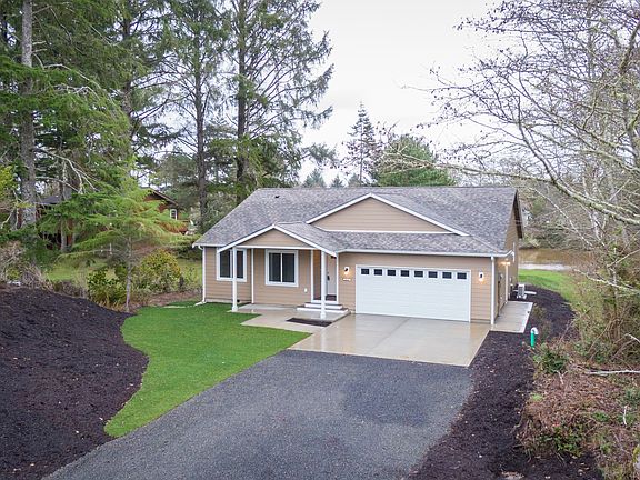 2nd image of 464 Dolphin Ave NE