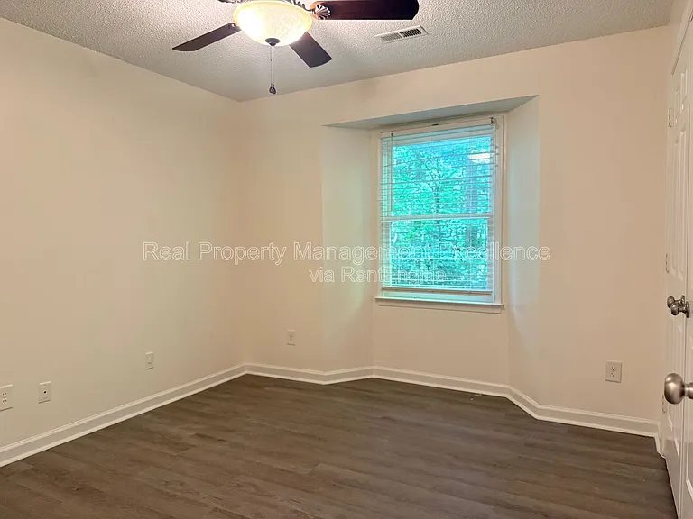 1330 Park Glen Dr #104 — Photo 20