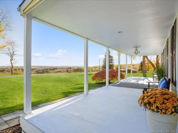 14 Valley View Road, Newtown, CT 06470