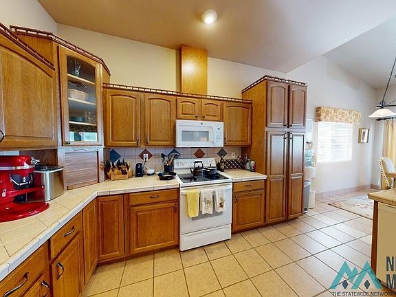 3rd image of 3311 Dakota Ln