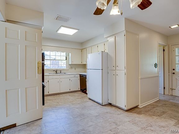 2nd image of 2514 Hermitage Dr