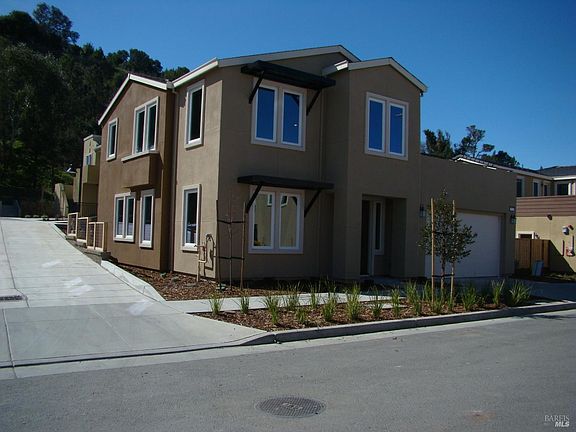 3rd image of 532 Sapphire Street