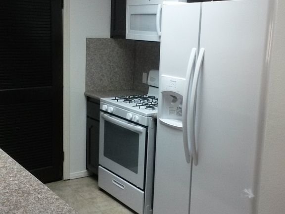 3rd image of 1426 Brockton Ave #202