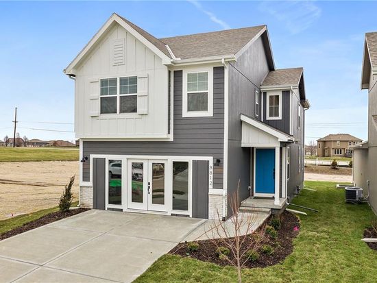 8812 SW 8th St, Blue Springs, MO 64064
