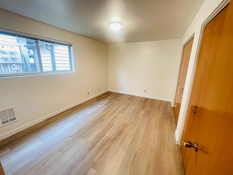 405 Walnut St #1 — Photo 9