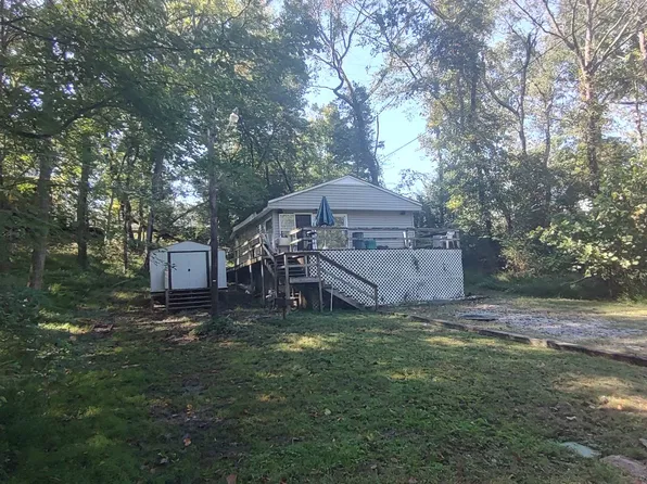 1420 Lakeview Dr, Springville, TN 38256
