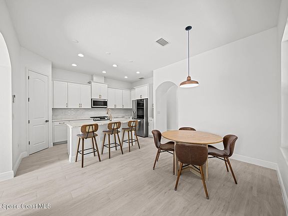 4th image of 8566 Lyside Dr