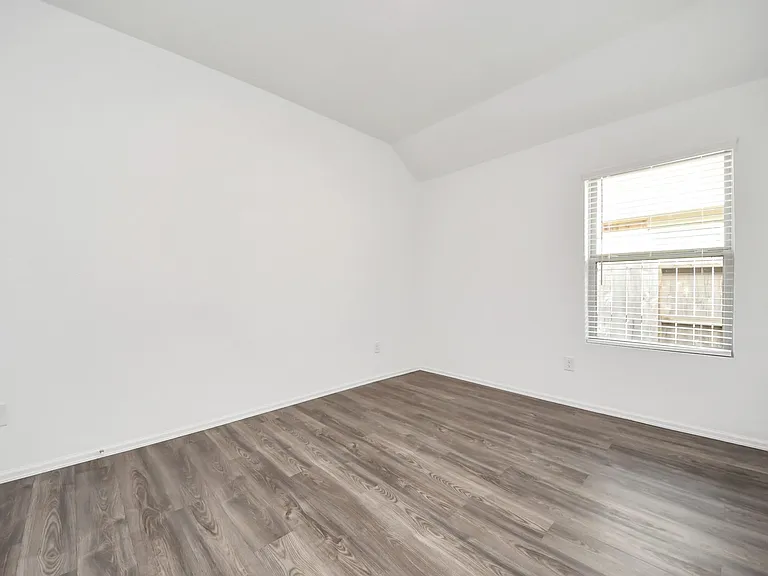 26631 Castiel Dr — Photo 21