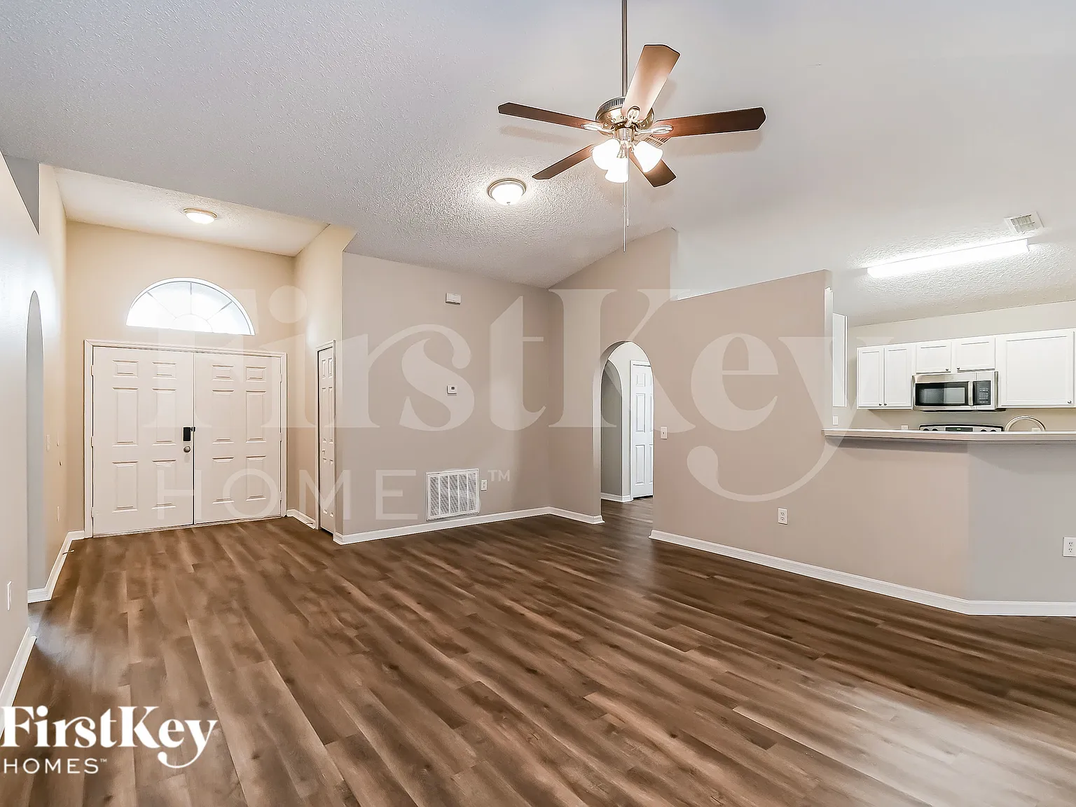3 bed, 2.0 bath, 1612 sqft, $1,875 — Photo 3