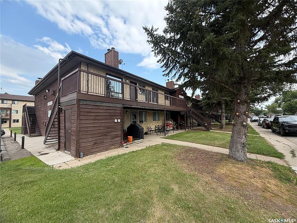 1st image of UNIT 202-15 Alport CRESCENT