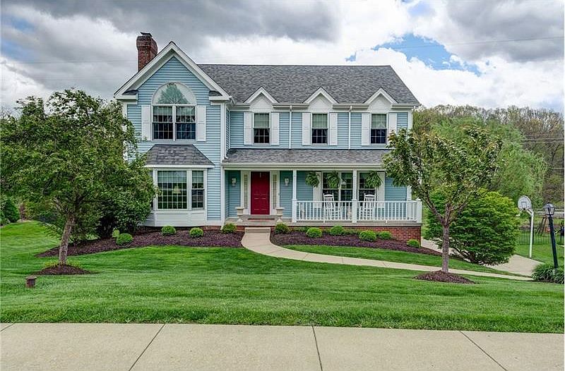 1st image of 220 Elmhurst Cir