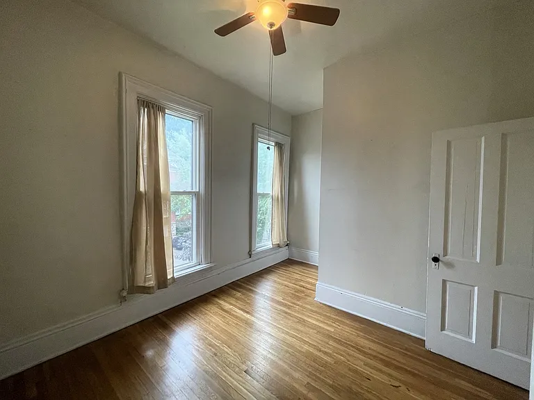 1161 Highland St — Photo 5