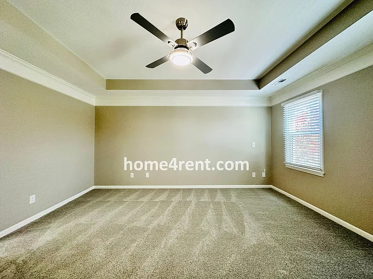 902 Sherman Pkwy — Photo 32