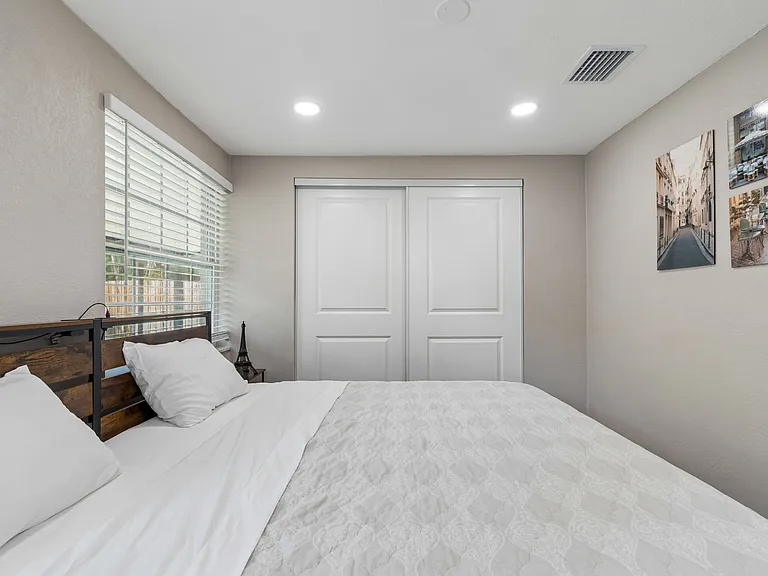4906 W Cleveland St — Photo 41