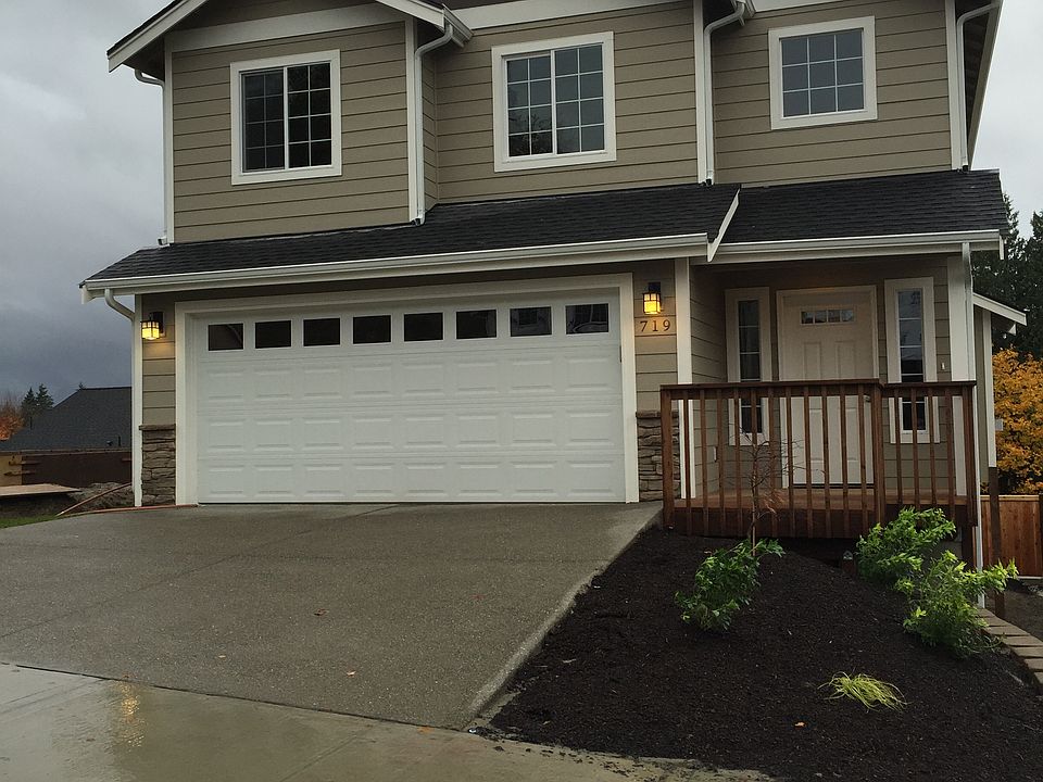 1st image of 719 Courage Ct SE