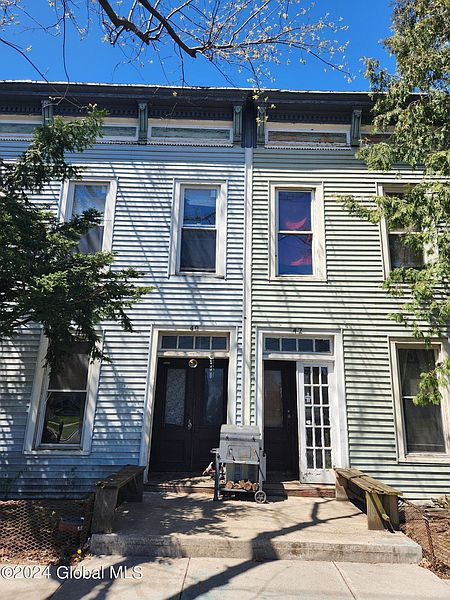 2nd image of 40 N Manning Boulevard