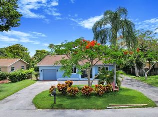 6894 Westview Dr, Lake Worth, FL 33462