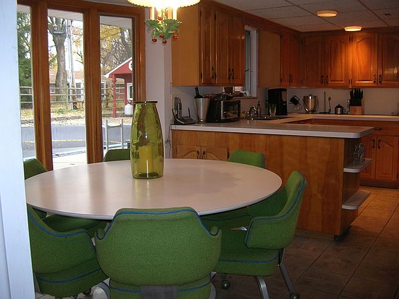 Eat in Kitchen Bay Window