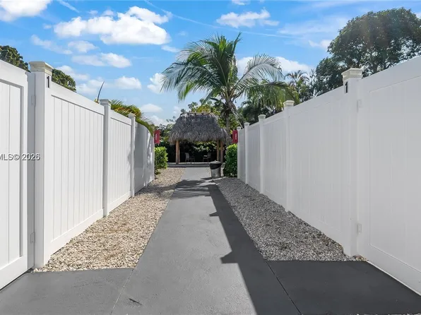 1702 SW 20th St #A, Fort Lauderdale, FL 33315