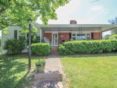 218 Skyland Ave, Waynesboro, VA, 22980