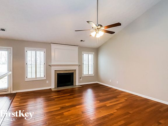 4th image of 1136 Holly Green Ct