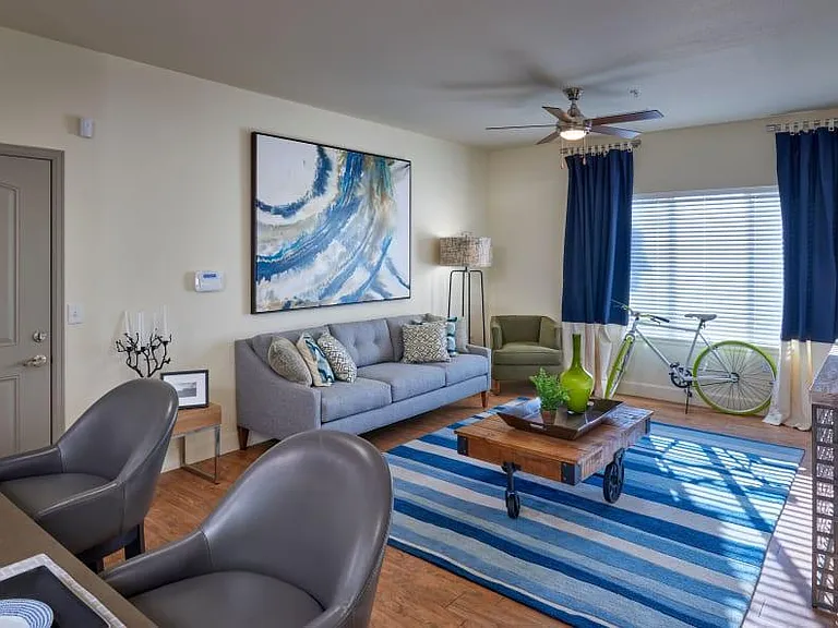 M2 Apartments — Photo 9