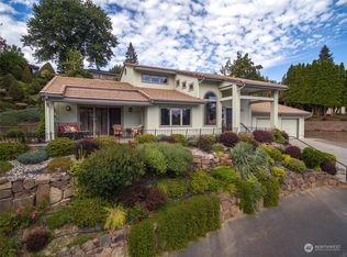 2013 Rainbow Ln, Wenatchee, WA 98801