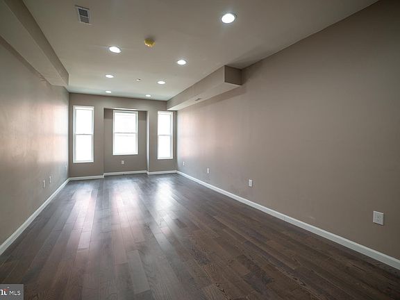 2nd image of 1829 N Willington St #2