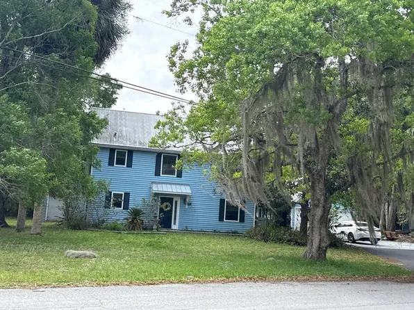 22 Palm Point Dr, Inglis, FL 34449